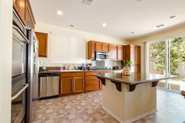 Primary Photo - 4 Bed Home for Rent Palmdale CA 93551