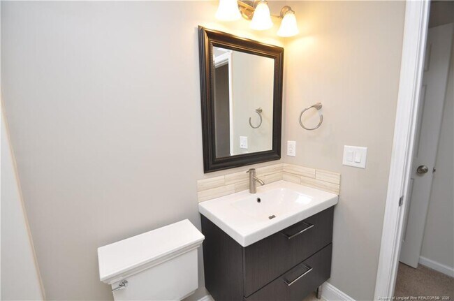 Building Photo - 202 Thorncrest Dr