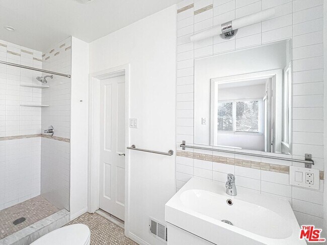 Building Photo - 6289 Commodore Sloat Dr