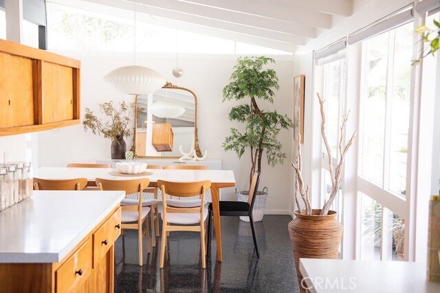 Building Photo - 3168 Stevely Ave