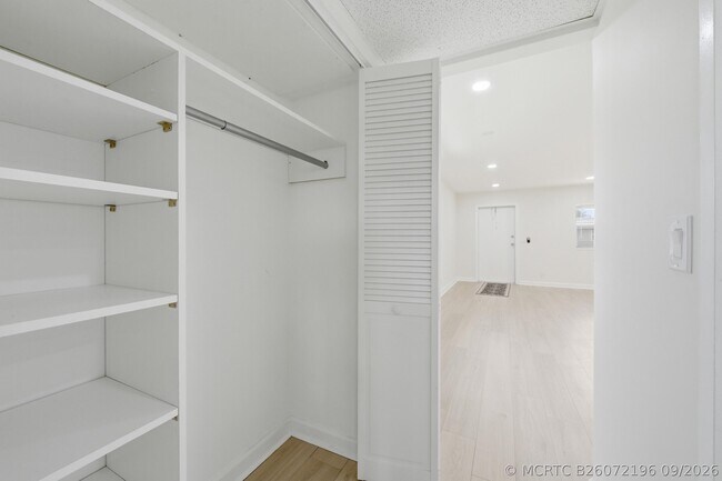 Building Photo - 670 Monaco Ct