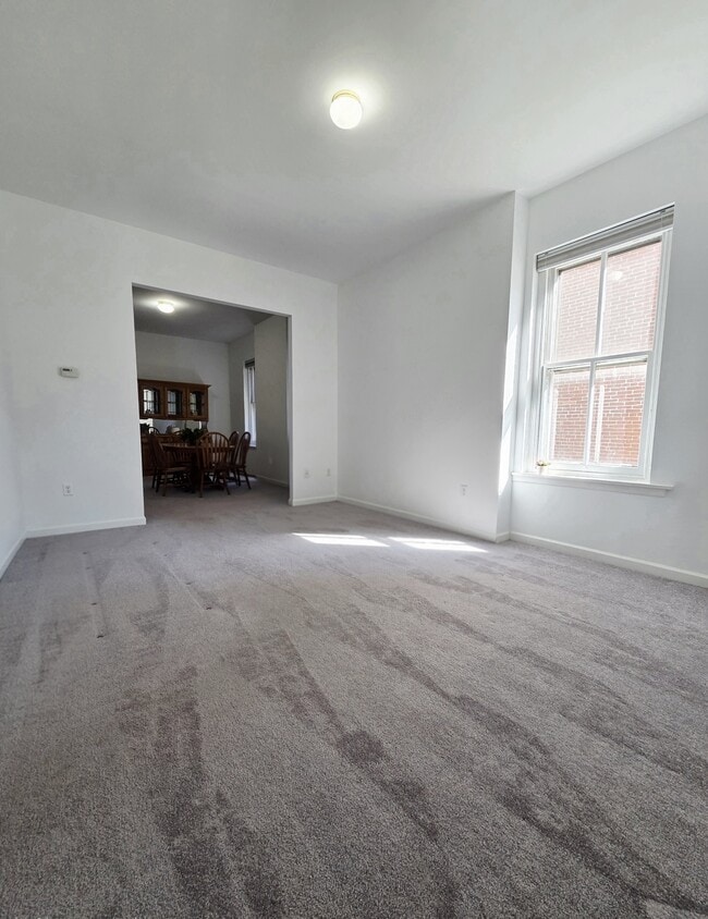 Building Photo - 21 S 4th St