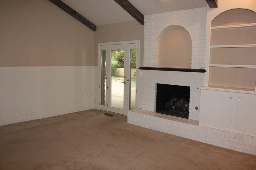 Building Photo - 6928 S 73rd E Ave