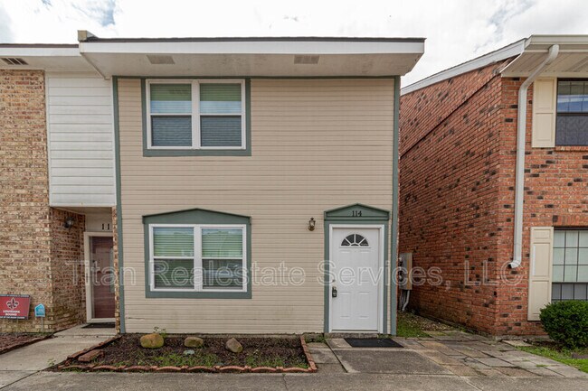 Primary Photo - 114 Southfield Pkwy