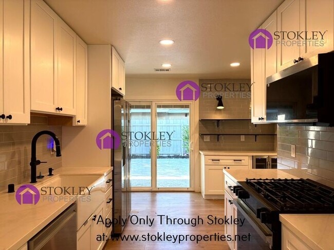 Building Photo - 276 Jennifer Way