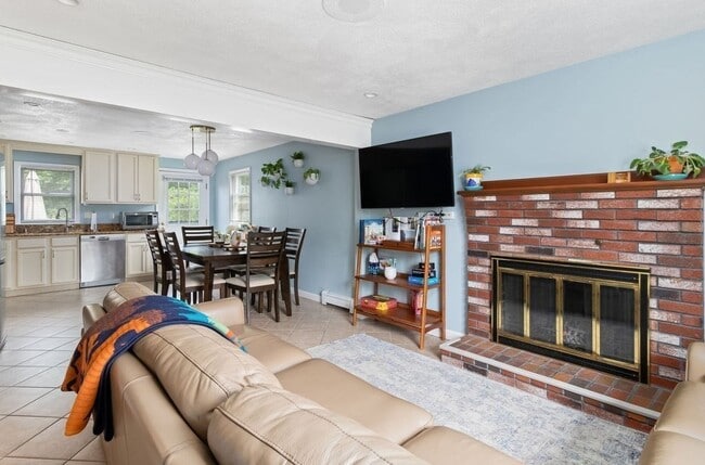 Building Photo - 36 Brookside Ave