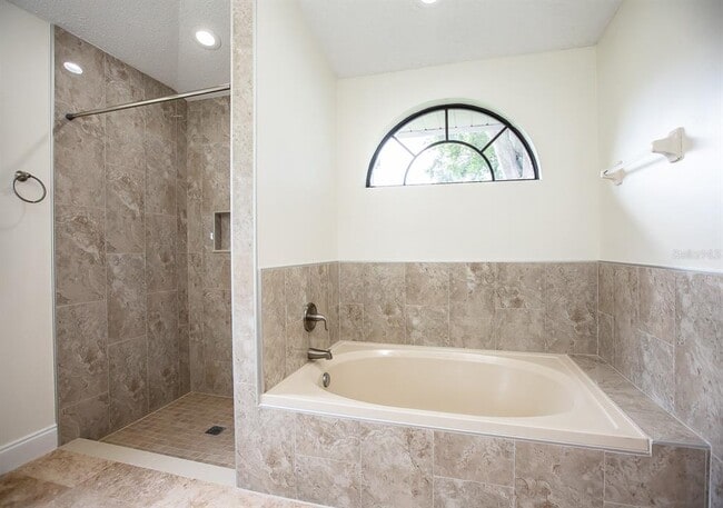 Building Photo - 4087 Waterview Loop