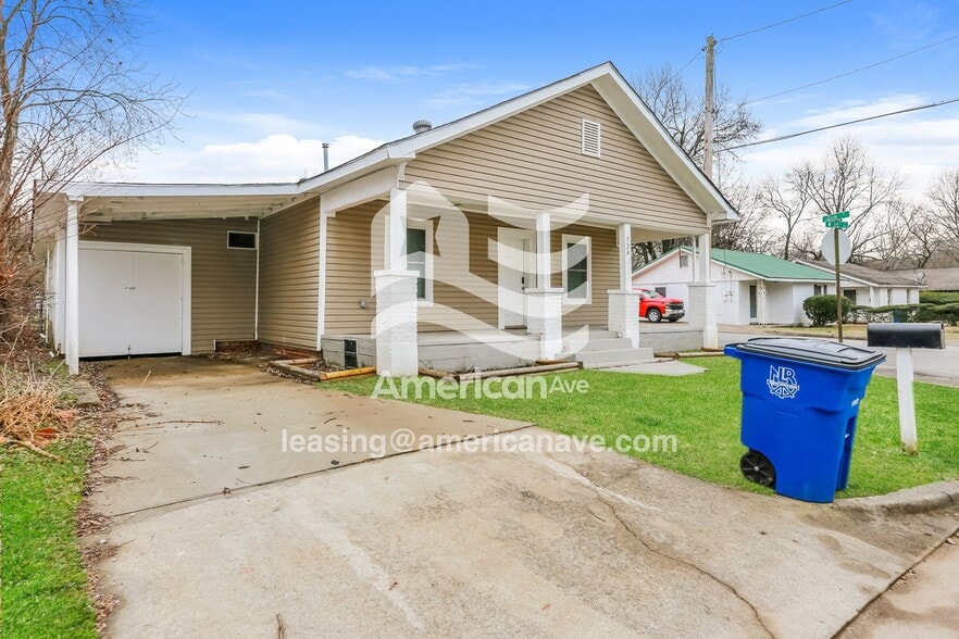 Building Photo - 524 W 35th St