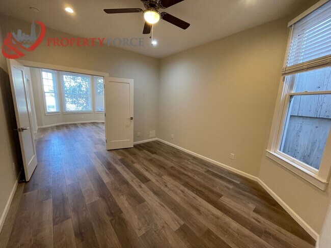 Building Photo - 666-668-668 S Van Ness Ave