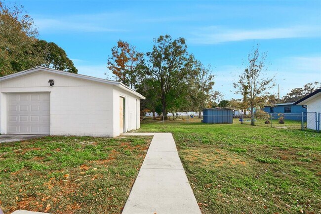 Building Photo - 3704 Wells St