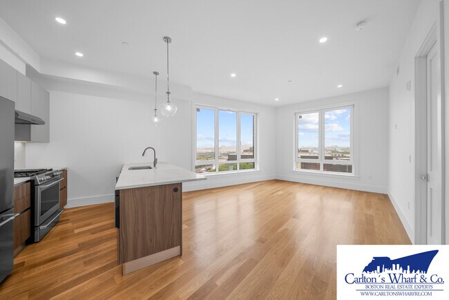 Building Photo - 218 Old Colony Ave