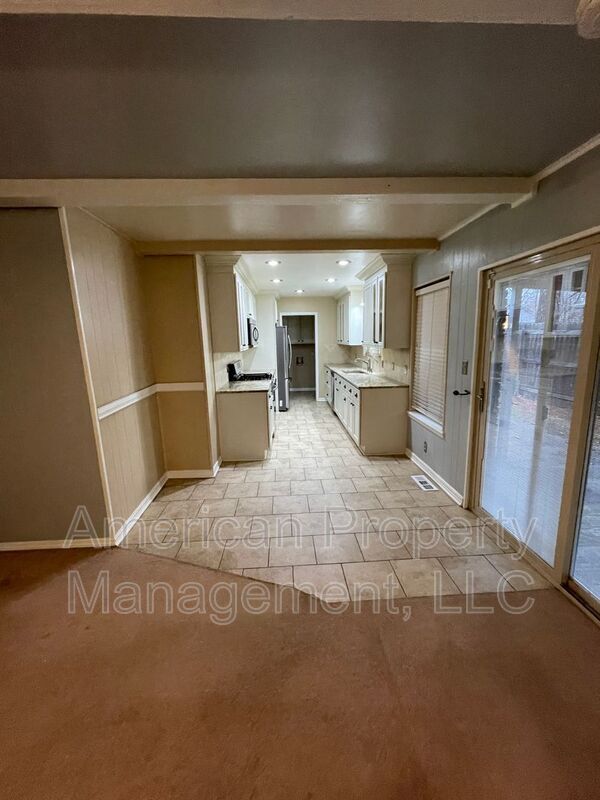 Building Photo - 2519 S 108th E Ave