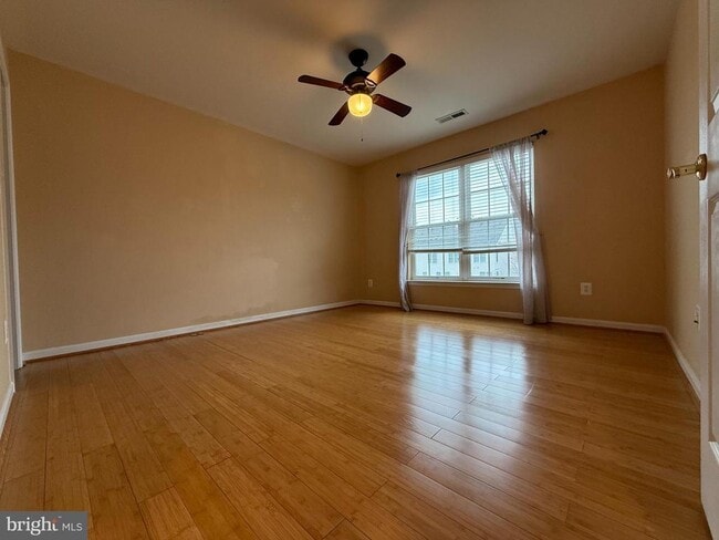 Building Photo - 22949 Fanshaw Square