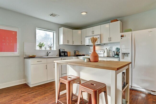 Building Photo - 1308 Ruthven St