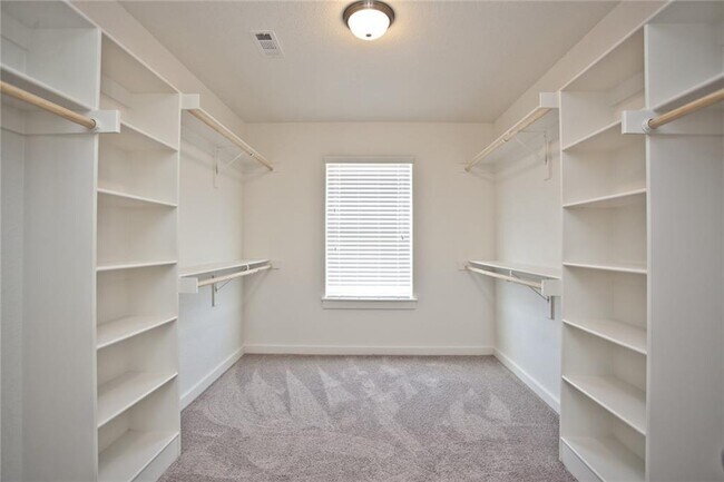 Building Photo - 3811 SW Peachwood Dr