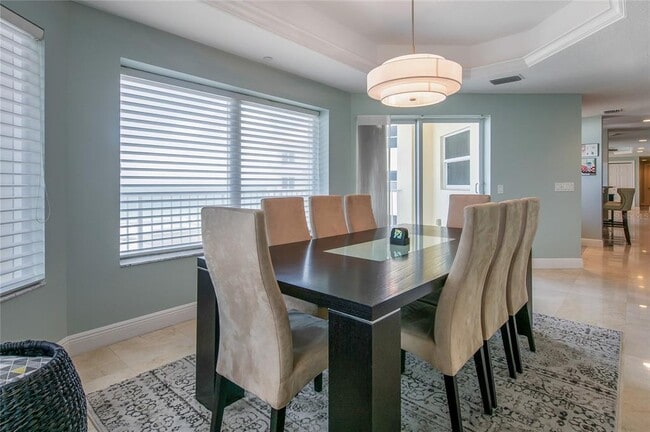 Building Photo - 15 Somerset St