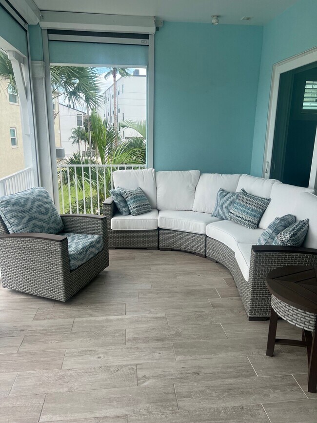 Building Photo - 11715 1st St E