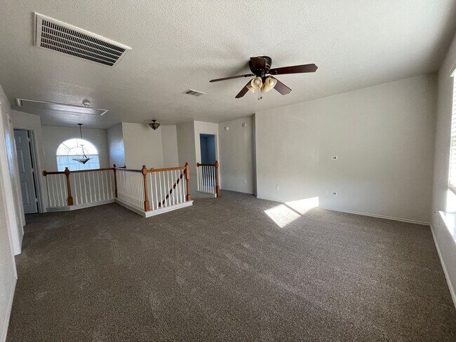 Building Photo - 4902 Golden Gate Dr