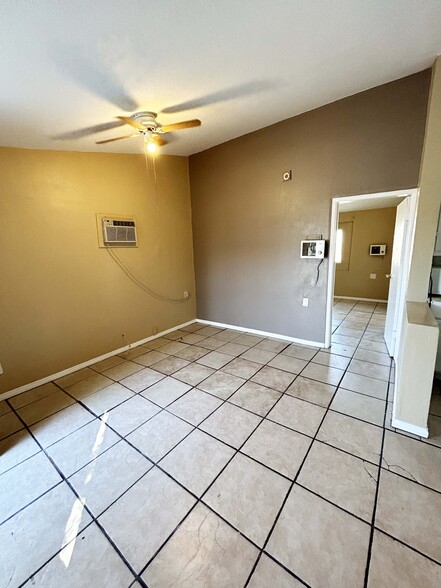 Building Photo - 1118 Laurel Ave