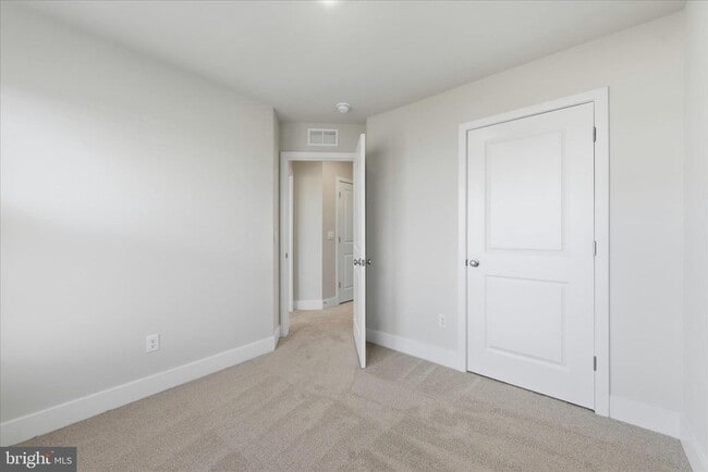 Building Photo - 133 Lakota St