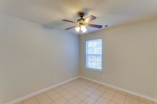 Building Photo - 3302 Legends Landing Dr