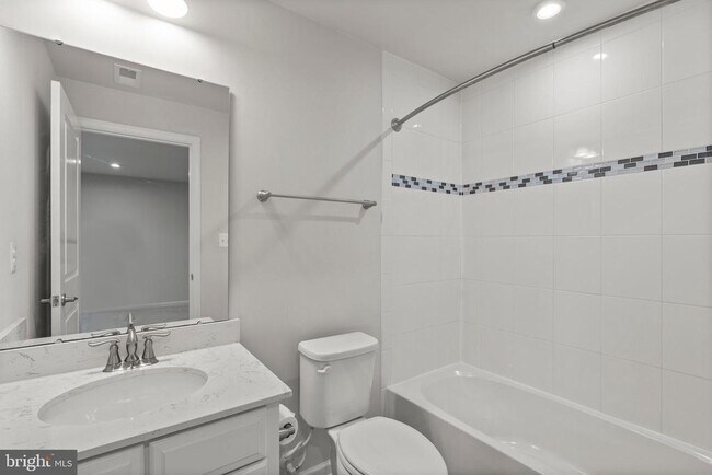 Building Photo - 311 Sunrise Ct
