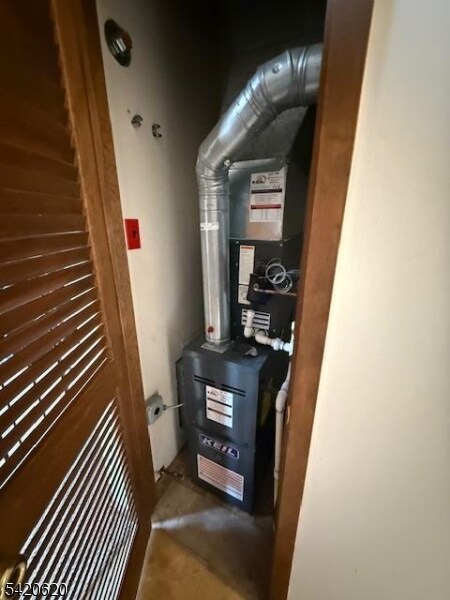 Building Photo - 2 Stowe Ct