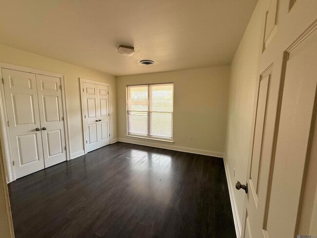 Building Photo - 12360 Warwick Ave