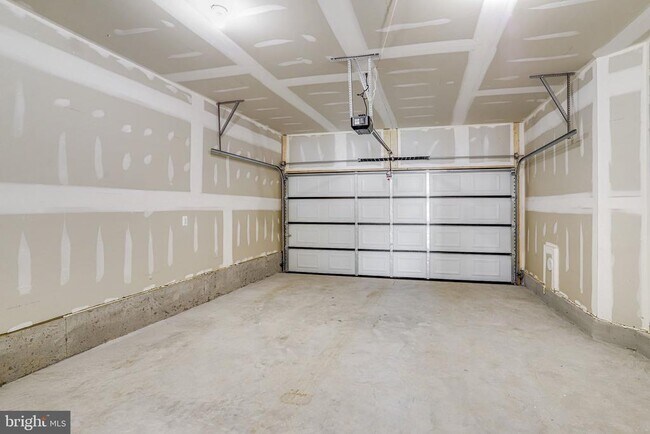 Building Photo - 421 Ensemble Wy