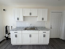 Building Photo - 574 W Main St