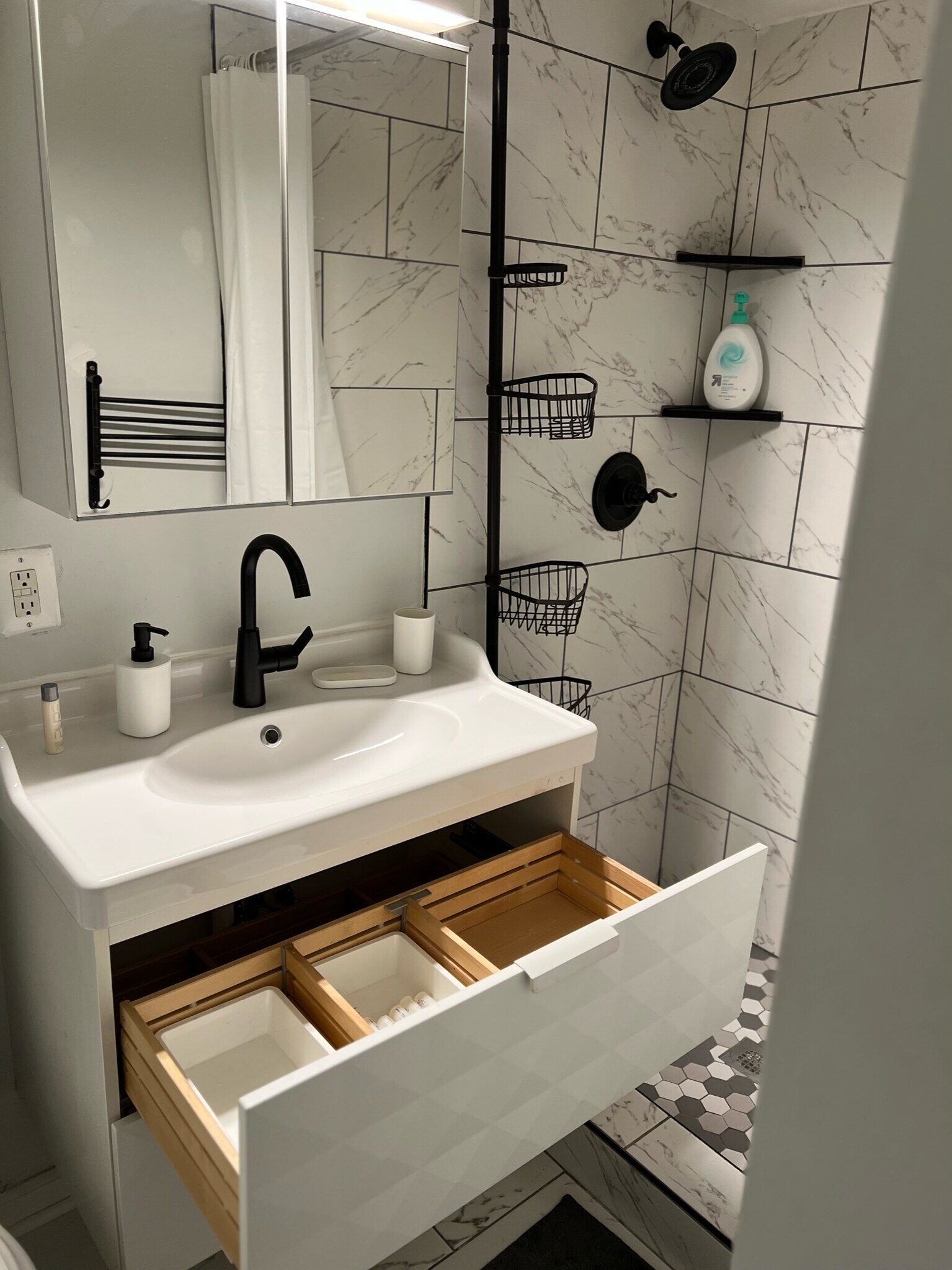 Building Photo - 633 14th St NE