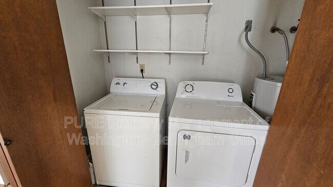 Building Photo - 2256 Douglas Rd