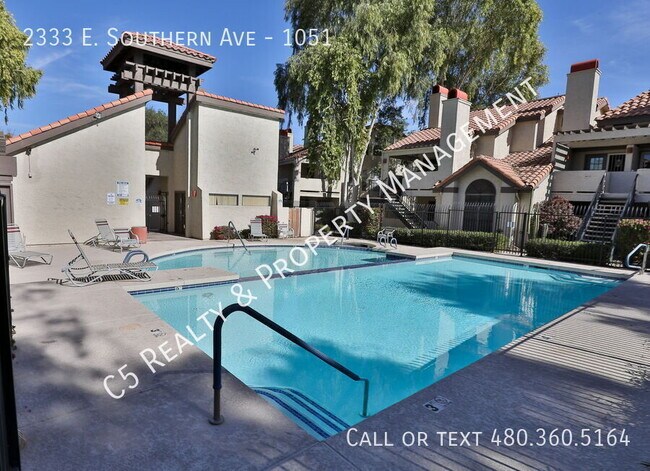 Building Photo - Adorable 2 Bed/2 Bath Tempe Townhouse