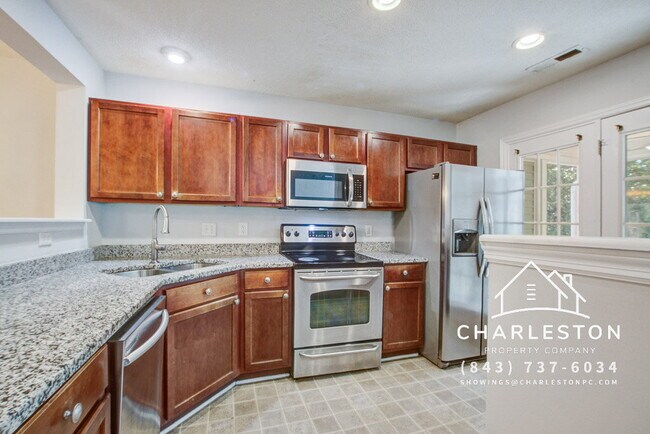 Building Photo - 230 Darcy Ave