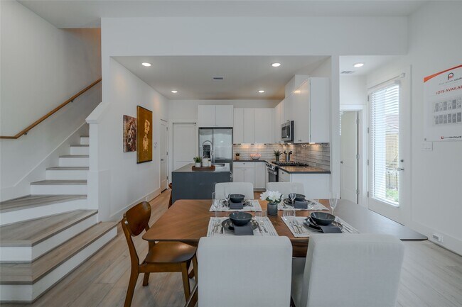 Building Photo - 862 Paul Quinn St