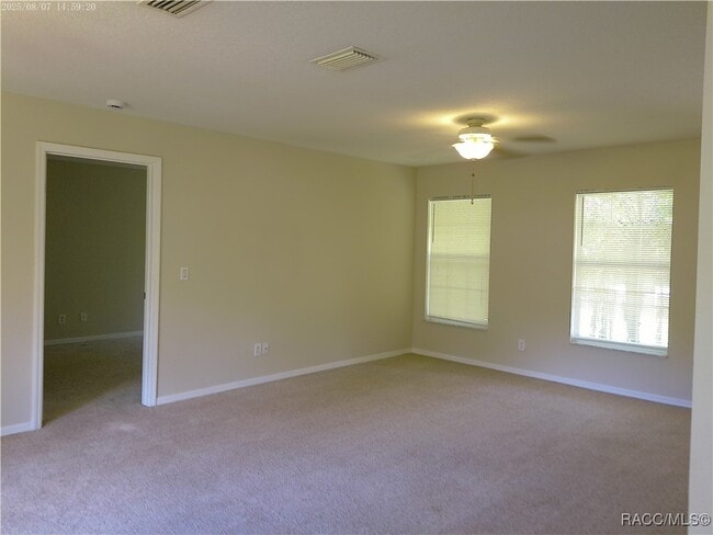 Building Photo - 6015 E Carmel Ln