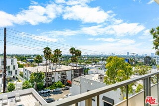 Building Photo - 1155 N La Cienega Blvd