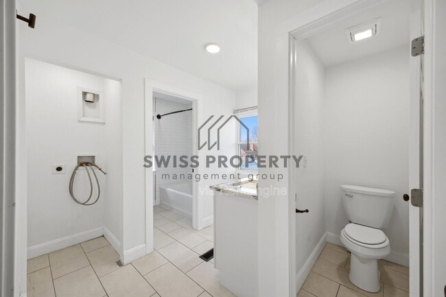 Building Photo - 417 S Huron Ave