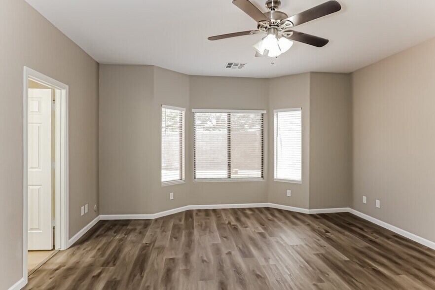 Building Photo - 12857 W Apodaca Dr