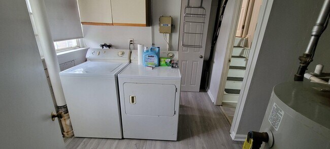 Building Photo - 117 N Brookfield Rd