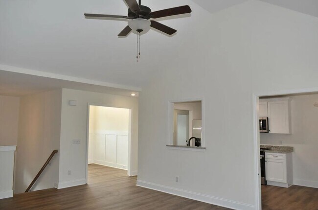 Building Photo - Rental in Ooltewah - 3 Bedrooms + Finished Basement