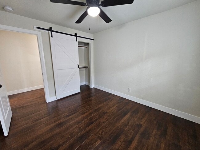Building Photo - Near Bishop Arts District 2-bedroom, 1-bath duplex
