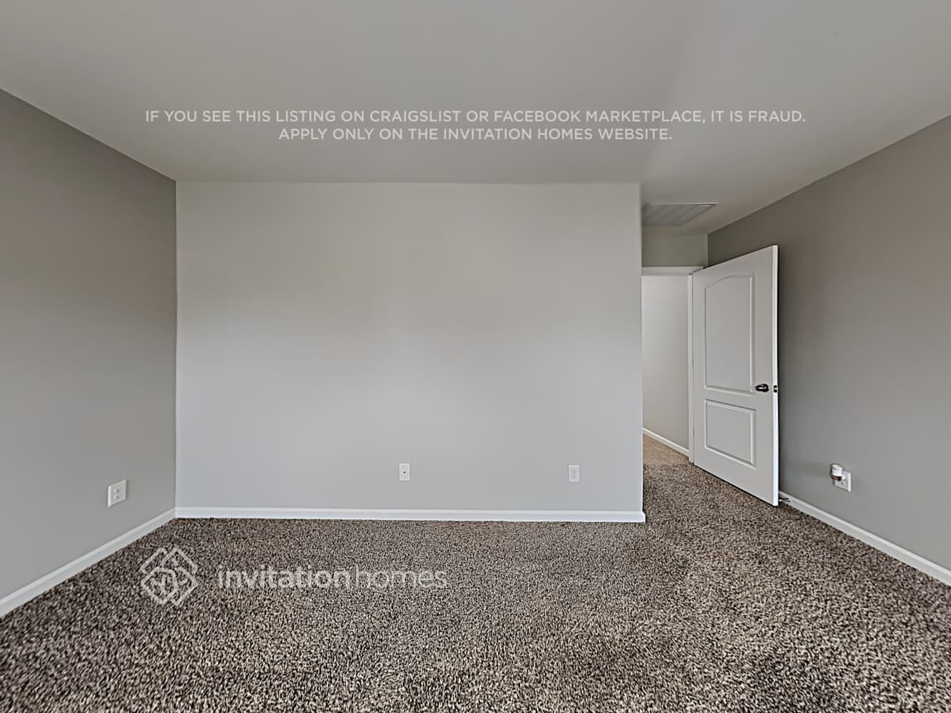 Building Photo - 2036 Blue Iris Dr