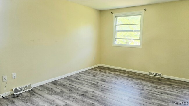Building Photo - 185 Fairgreen Dr