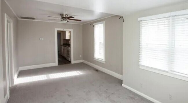 Building Photo - 208 Lincoln St