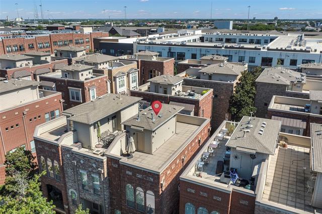 Building Photo - 2222 Marilla St