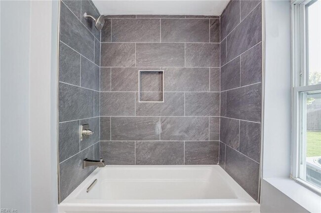 Building Photo - Beautifully remodeled single family home!