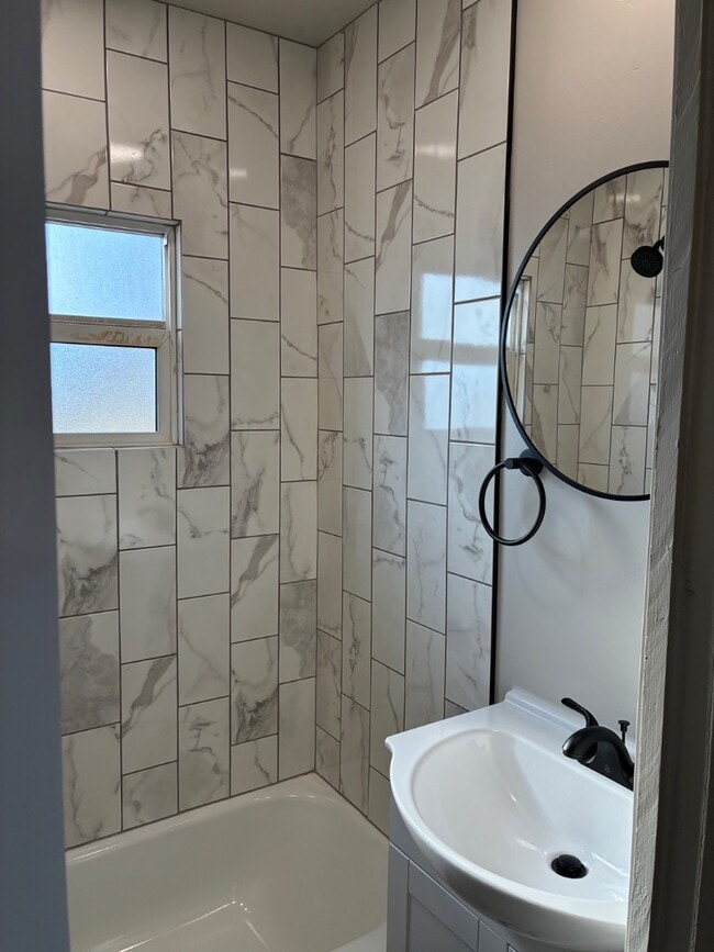 Building Photo - 2021 18th St