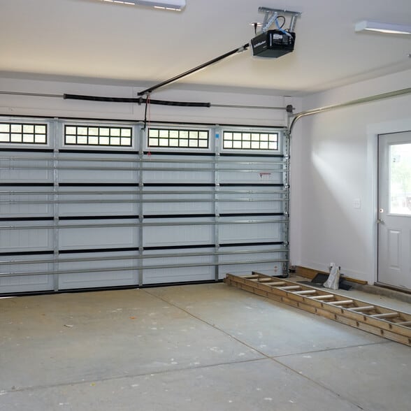 Two car garage. - 1003 Parkwood Ave