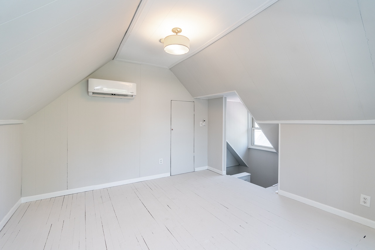 Bedroom 4 - 2435 Summit St